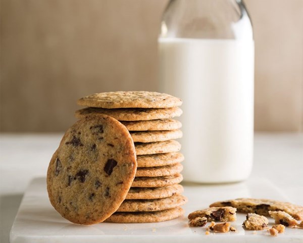 Crispy chocolate chip cookies