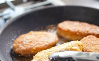 Crispy cornflake pork chops