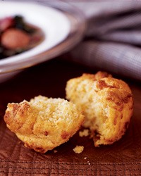 Crispy cornmeal-Gruyère muffins