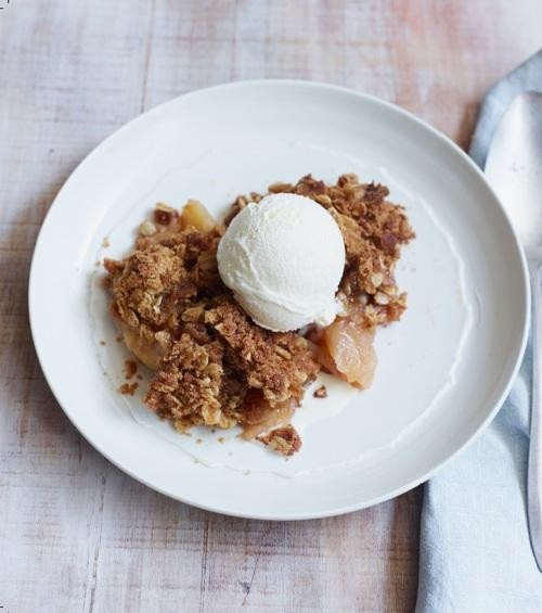 Crispy crunchy apple crumble