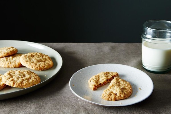 Crispy crunchy oatmeal cookies