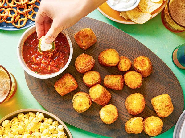 Crispy deep fried jalapeño poppers