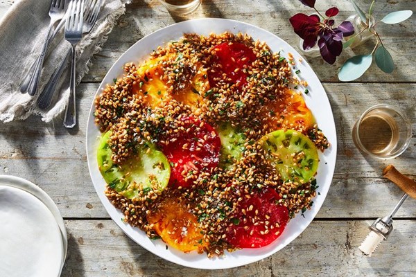 Crispy farro and tomato salad
