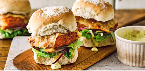 Crispy fish sandwiches with spicy tartare