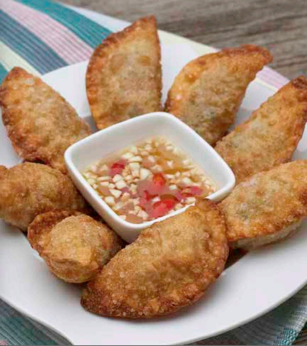 Crispy fried dumplings (Banh goi)