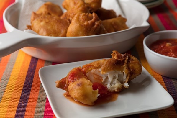 Crispy fried fish with Neapolitan red sauce (Salsa rossa)