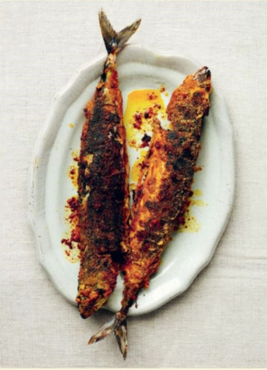 Crispy fried mackerel with tamarind & curry leaves (Bangda masala)