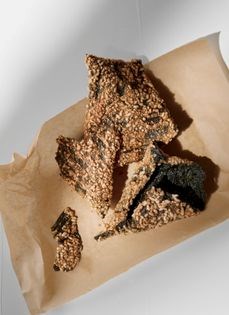 Crispy fried seaweed chips (Bugak)
