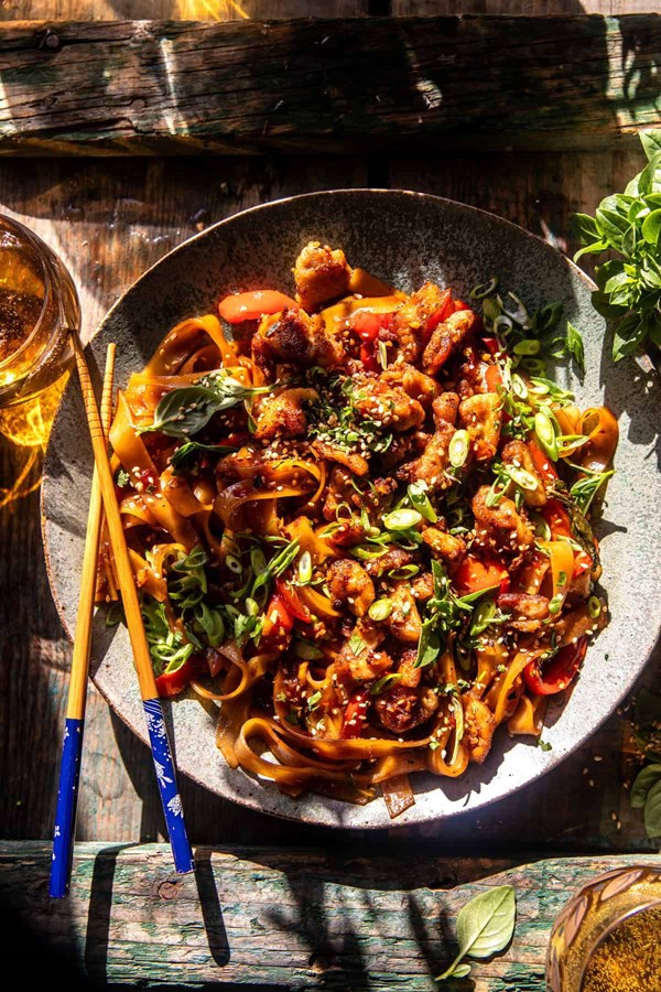 Crispy garlic chicken drunken noodles