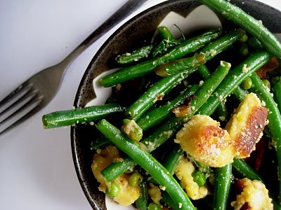 Crispy gnocchi with green beans and peas 