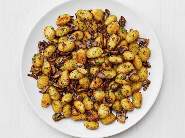 Crispy gnocchi with mushrooms 