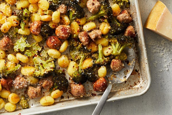 Crispy gnocchi with sausage and broccoli