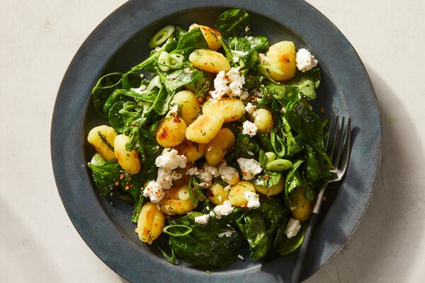 Crispy gnocchi with spinach and feta 