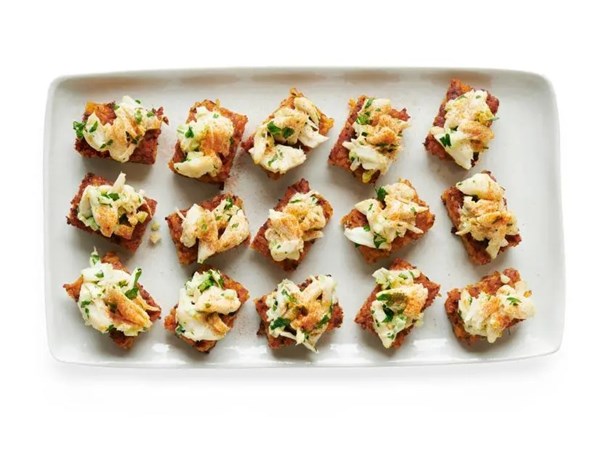 Crispy jambalaya rice with crab salad