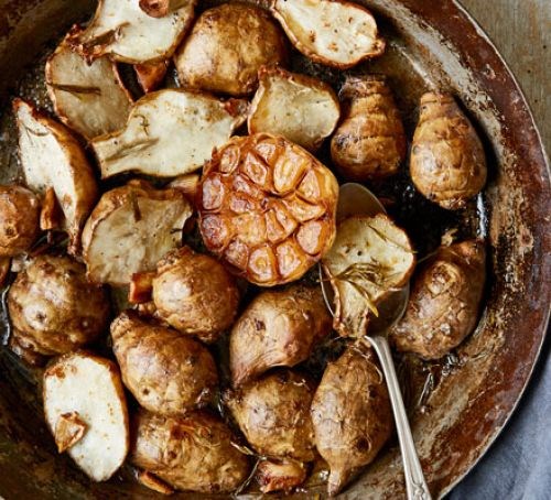 Crispy Jerusalem artichokes with roasted garlic & rosemary 