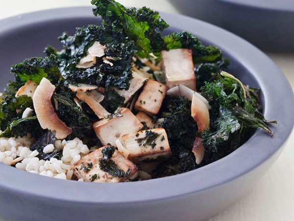 Crispy kale-and-tofu salad with coconut