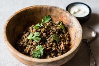 Crispy lentils with ground lamb