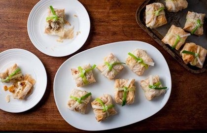 Crispy parcels with leek ribbons