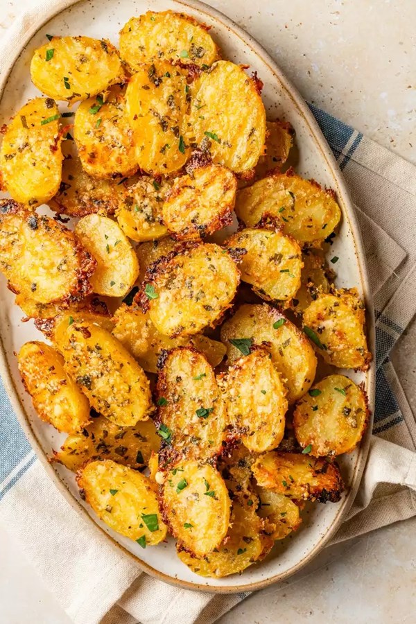 Crispy Parmesan potatoes 