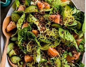 Crispy pork & grapefruit salad