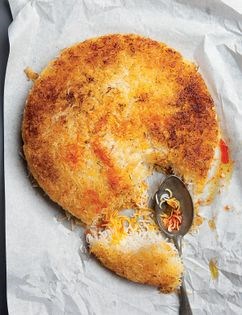 Crispy rice cake with saffron crust