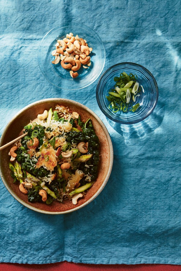 Crispy rice salad with crunchy green vegetables and salted cashews