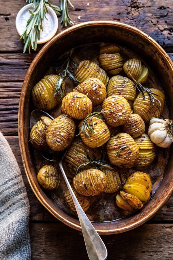 Crispy rosemary butter roasted potatoes