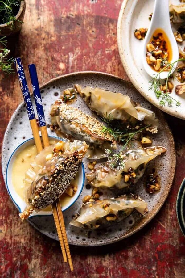 Crispy sesame ginger potstickers with chive chili sauce (+ creamy garlic special sauce)