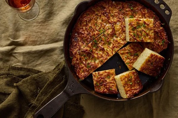 Crispy skillet potato kugel