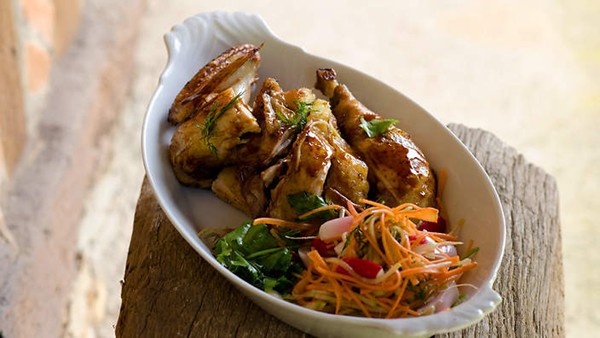 Crispy-skin chicken with master stock (Poulet crostillant au fond)
