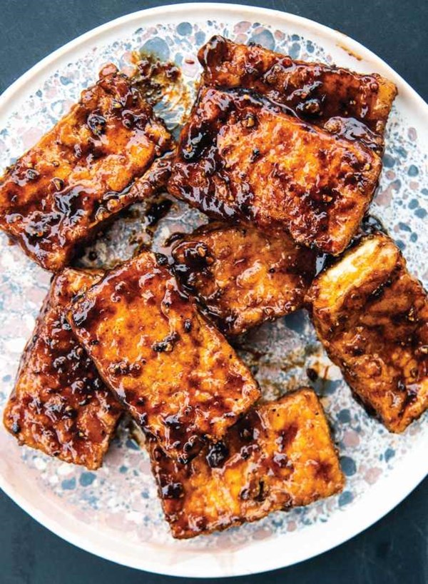 Crispy smoked tofu with black Polish sauce