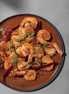 Crispy sweet-and-sour shrimp (Kkanpoong saewoo)