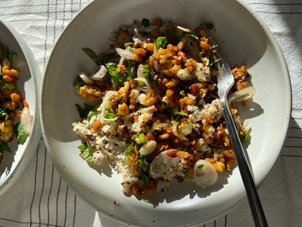 Crispy tempeh with herbs & seeds