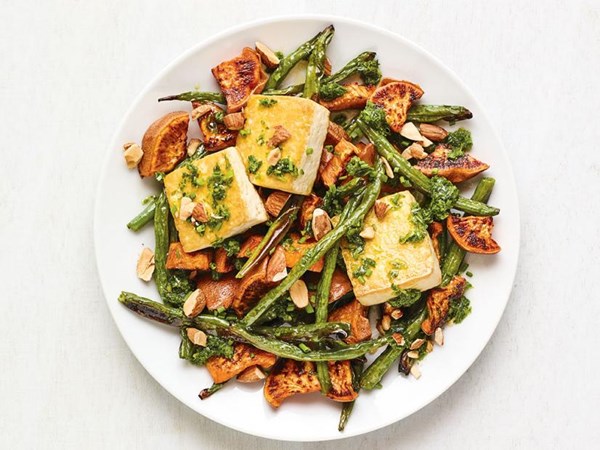 Crispy tofu with roasted vegetables 