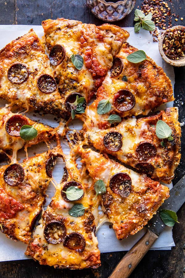 Crispy tomato herb cheese pan pizza