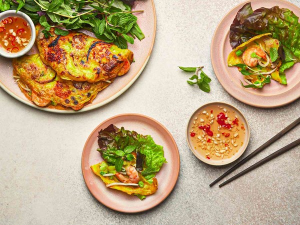 Crispy Vietnamese rice pancakes with pork and shrimp (Bánh xèo)