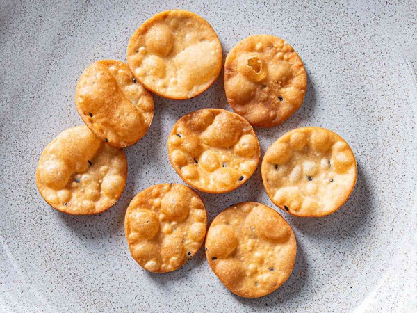 Crispy wheat chips for chaat and more (Papris)
