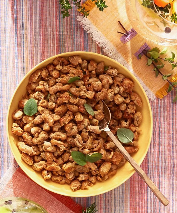 Crispy white beans with garlic and herbs