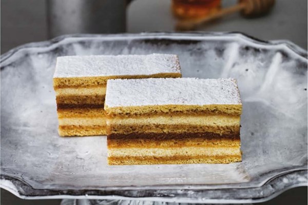 Croatian honey cake