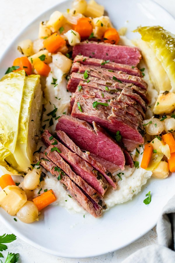 Crock pot corned beef and cabbage