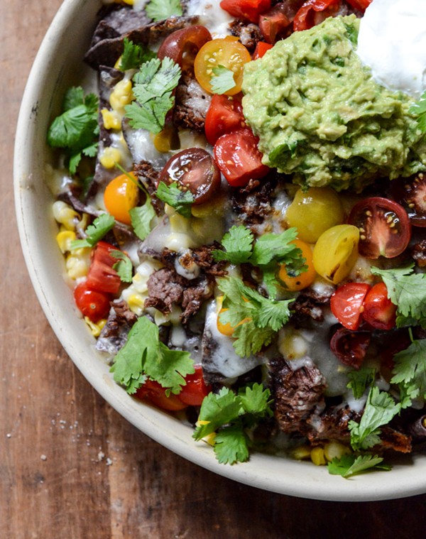 Crockpot carne asada nachos