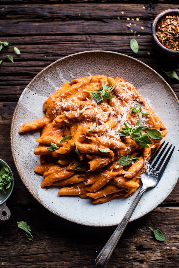 Crockpot sun-dried tomato penne alla vodka