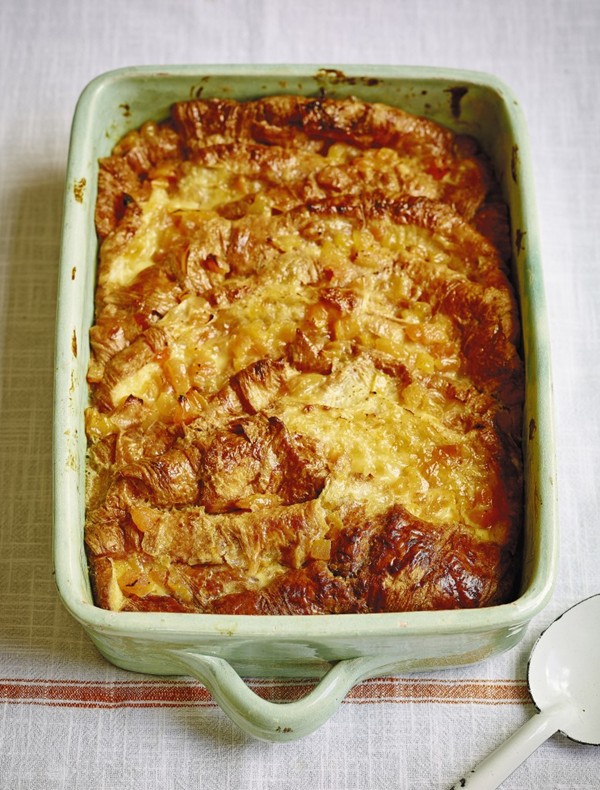 Croissant & apricot bread & butter pudding