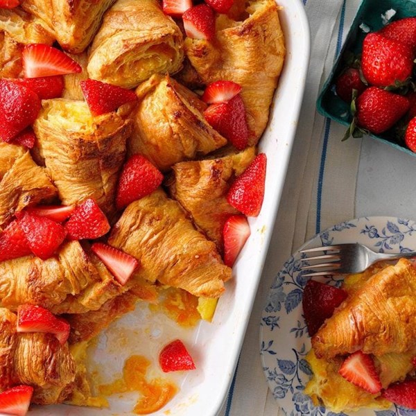 Croissant breakfast casserole