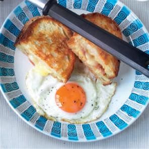 Croque-madame with Parma ham and Gruyère