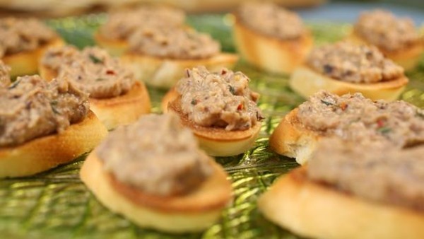 Crostini and black-eyed pea puree