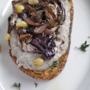 Crostini with black-eyed peas, radicchio, and raisins