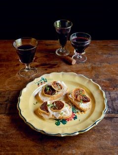 Crostini with lardo, figs & honey (Crostini di lardo, fichi e miele)