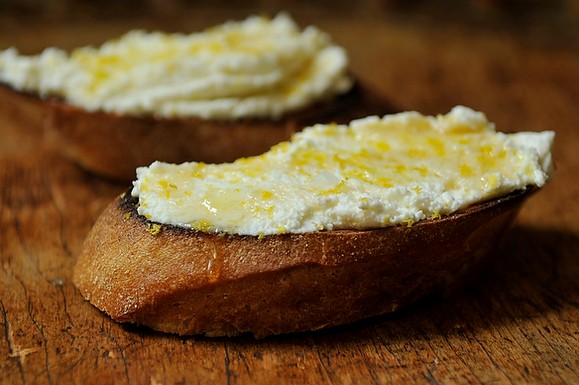 Crostini with ricotta, honey and lemon zest