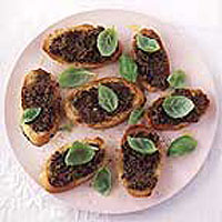 Crostini with tapenade